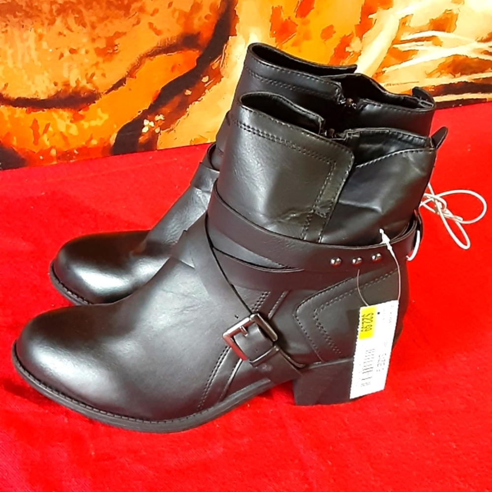 Women's black boots